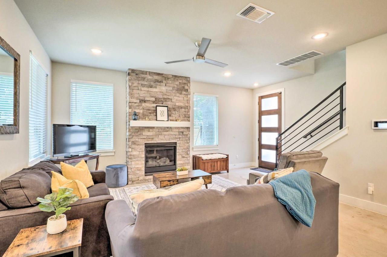Gorgeous Georgetown Home, Walk To The Square! Exterior photo