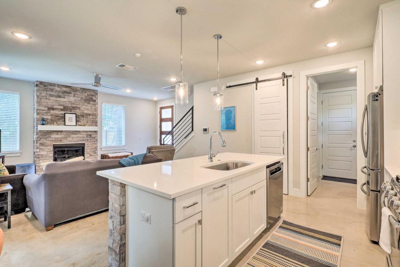 Gorgeous Georgetown Home, Walk To The Square! Exterior photo