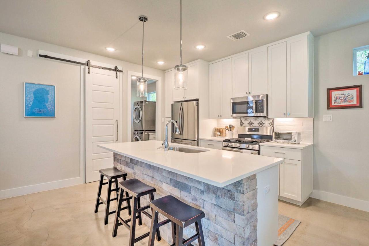 Gorgeous Georgetown Home, Walk To The Square! Exterior photo