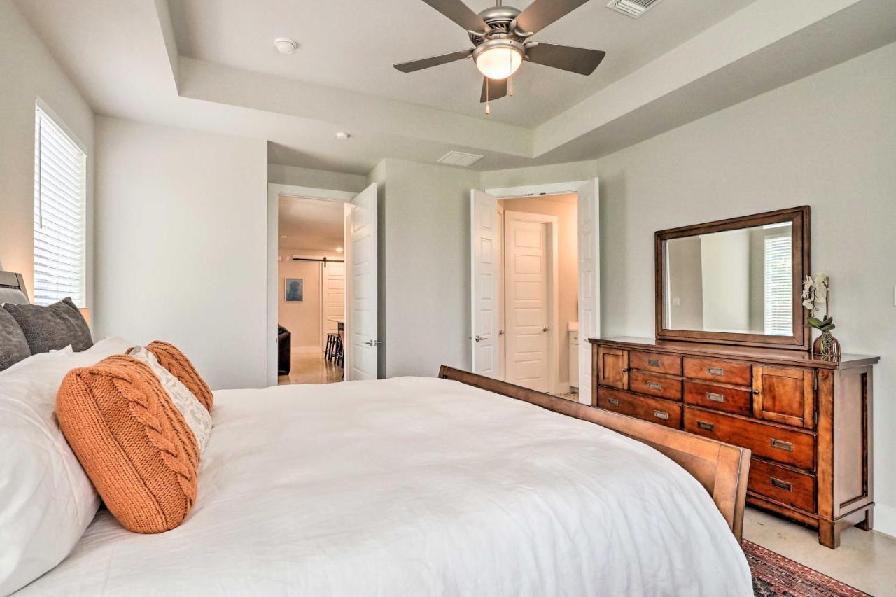 Gorgeous Georgetown Home, Walk To The Square! Exterior photo