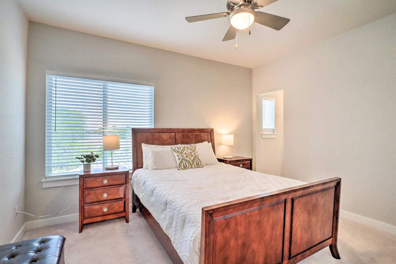 Gorgeous Georgetown Home, Walk To The Square! Exterior photo